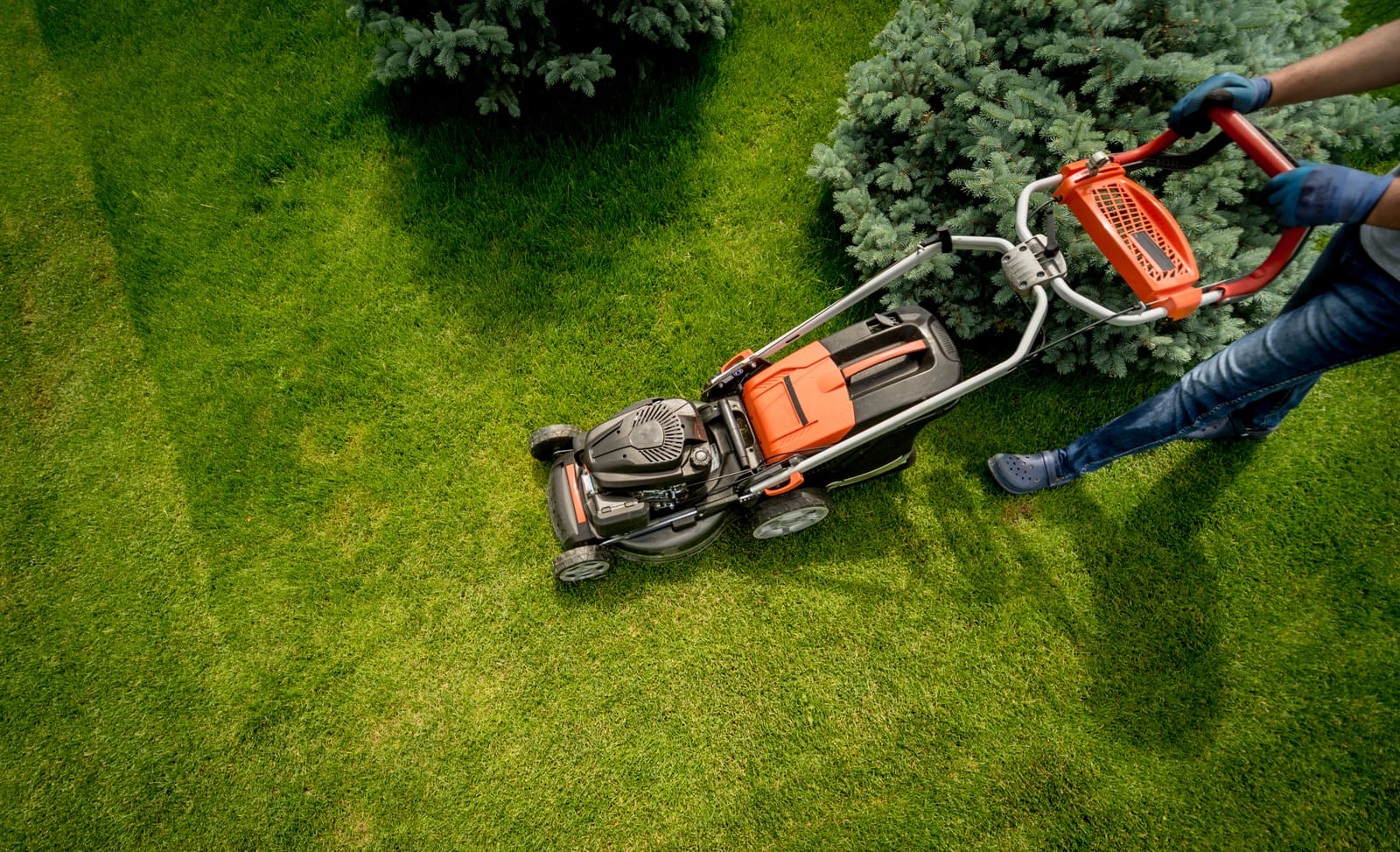 How to Estimate Lawn Mowing Jobs Accurately — pool service software