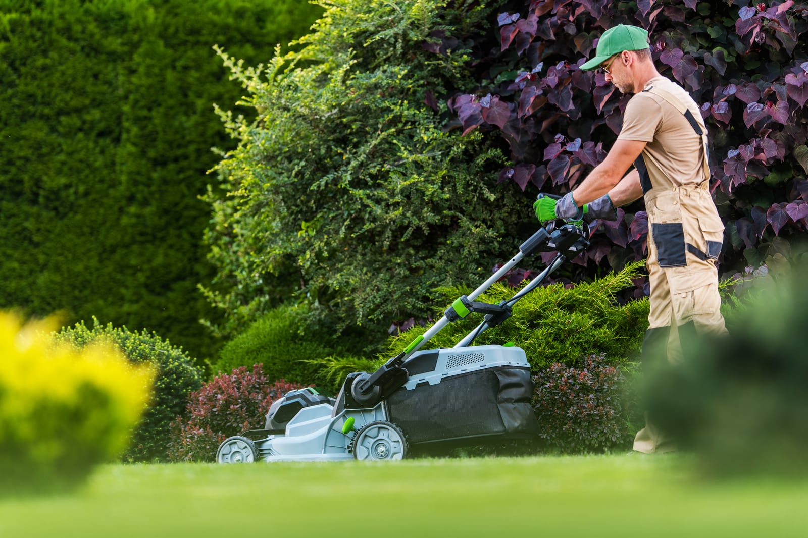 How to Use Nextdoor for Lawn Care Leads — pool service software