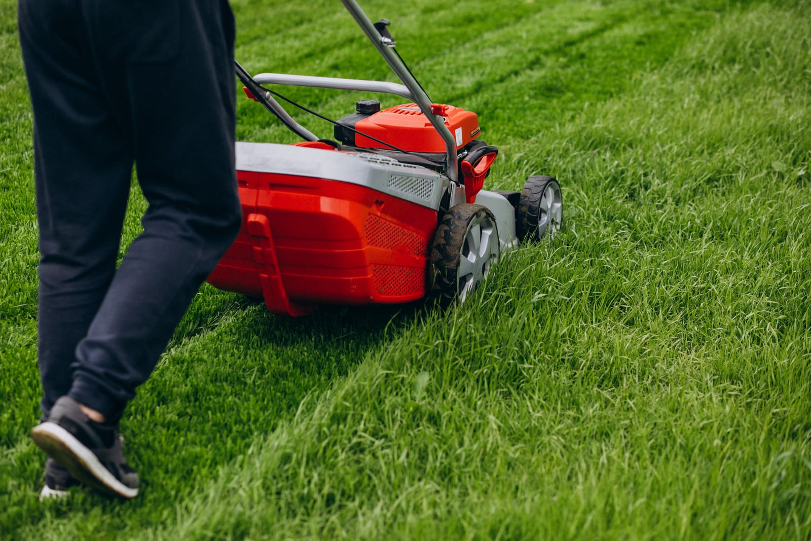 Why You Should Reduce Admin Time as a Lawn Pro